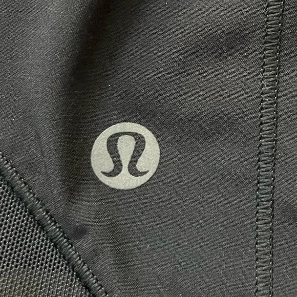 ❌ SOLD. LULULEMON High Rise Hotty Hot Short 2.5” | Black | Size 6 - Picture 4 of 5